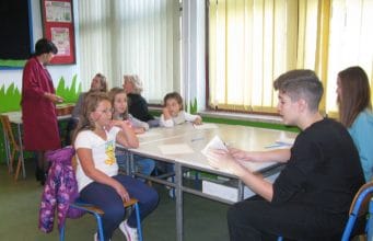 Ovo je tekst pjesme koju će pjevati svi učenici u Tuzlanskom kantonu prvog dana nove školske godine Radionica Servisno učenje, JU OŠ Lukavac Grad - Foto: Lukavacki.ba