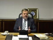 Načelnik općine Lukavac Edin Delić u kabinetu - Foto: Lukavacki.ba