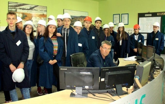 3030658_PrakticnanastavazaucenikesrednjihskolauGIKILu