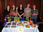 Sajam zdrave hrane u Ekonomsko-hemijskoj školi Lukavac IV sajam zdrave hrane u organizaciji JU Mješovita srednja ekonomsko-hemijska škola Lukavac - Fotografija: Foto Risto