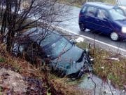 Devetak: Pet osoba povrijeđeno u sudaru dva automobila