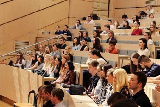 Osigurano 75.000 KM: Raspisan Konkurs za stipendiranje uspješnih studenata u TK