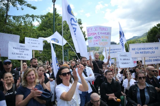 radnici-trgovina-protest-sarajevo-rtvtk-1068x712