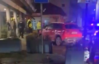 Tuzla: Muškarac razbijao flaše u kafiću i prijetio konobarici