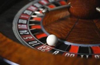 U BiH sve više kockara, pa i maloljetnika: Na kocku ode cijela plaća, a mnogi ostanu bez ičega