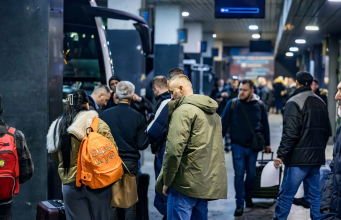 Stanica puna emocija: Iz Tuzle veliki broj putnika krenuo prema Njemačkoj
