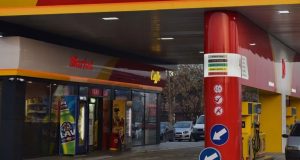 Jedan od najvećih naftaša u BiH radnicima isplatio regres od 1 KM