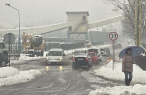 Snijeg napravio haos u TK : Bez struje brojna naselja