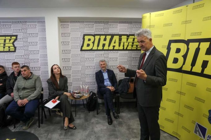 bihamkforto-1774525053