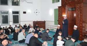 Na tervih-namazu sa džematlijama u Gnojnici (MIZ Puračić)