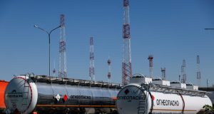 Potres na globalnom tržištu: Cijena nafte očekivano skače zbog udara na Iran, već sutra skuplja na pumpama