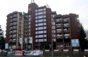 Dva lifta van funkcije u Domu penzionera Tuzla, Uprava najavljuje zamjenu