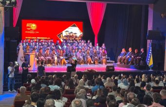 Održana svečana promocija više od 300 novih diplomanata i magistara Univerziteta u Tuzli