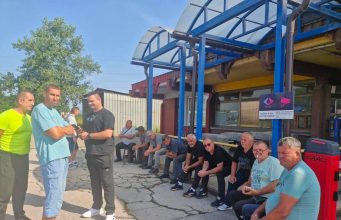 Bivši radnici Koksare Lukavac nastavili štrajk, noć proveli ispred fabrike
