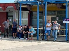 Bivši radnici lukavačke Koksare štrajkuju ispred fabrike, traže ispunjenje nekoliko zahtjeva