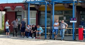 Bivši radnici lukavačke Koksare štrajkuju ispred fabrike, traže ispunjenje nekoliko zahtjeva