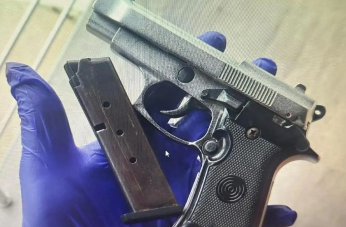 oduzet pistolj