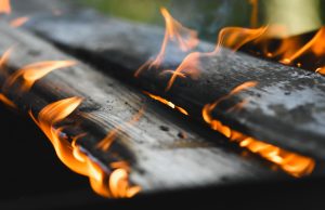 Veliki požar u Živinicama: Gorjele hale, prateći objekat i porodična kuća