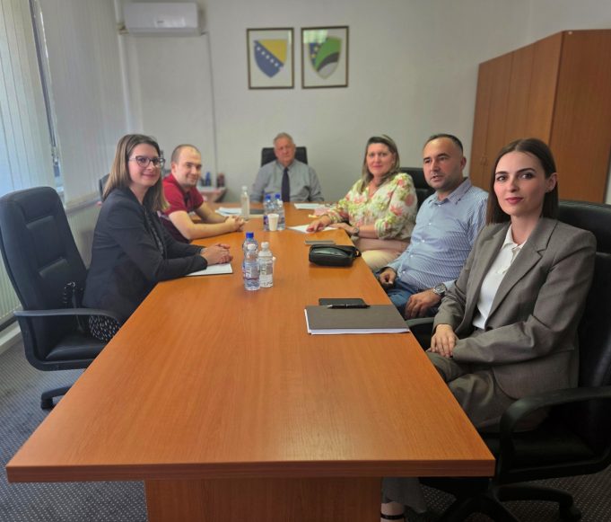 općinski sud i jp rad lukavac