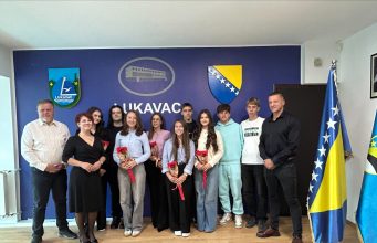 Grad Lukavac nastavlja podršku učenicima generacije