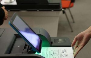 U Lukavcu prezentacija novih izbornih tehnologija: Građani mogu isprobati biometrijsku identifikaciju