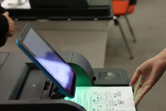 U Lukavcu prezentacija novih izbornih tehnologija: Građani mogu isprobati biometrijsku identifikaciju