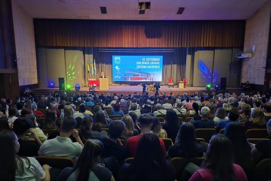 Lukavac: Svečana akademija kasnila 40 minuta, protokol obilježen brojnim propustima