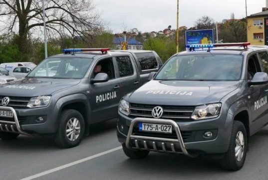 Pretresi na osam lokacija na području Tuzle, zbog pokušaja ubistva uhapšeno osam osoba